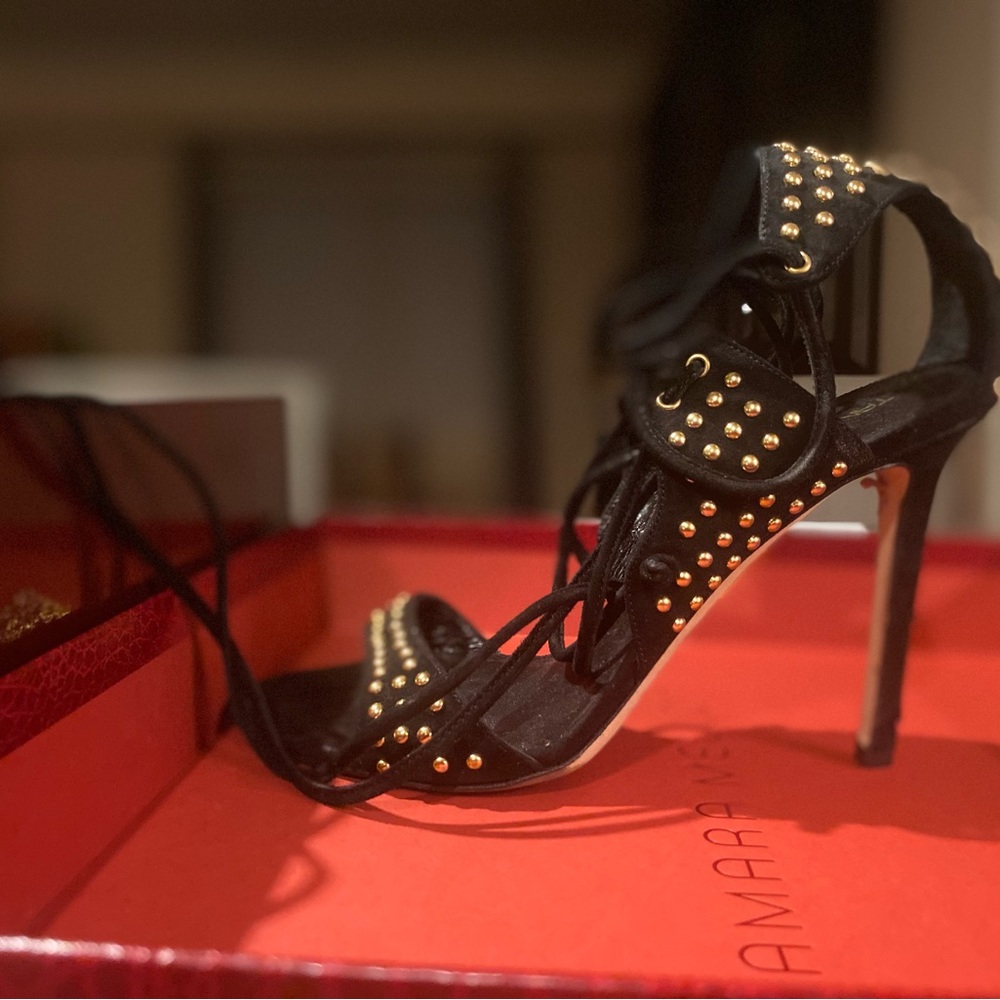 Be a black studded goddess!